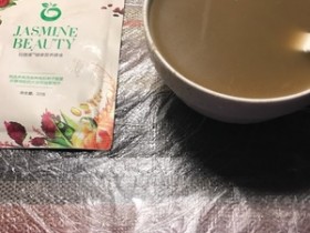 一大碗泡起来,吃的真的会很有饱腹感。只是吃完后要和好多水。#轻膳美