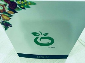 外盒真的好好看!妈妈帮忙收的快递,然后还骂我说怎么又买面膜了,哈哈哈哈!其实是代餐粉!^^